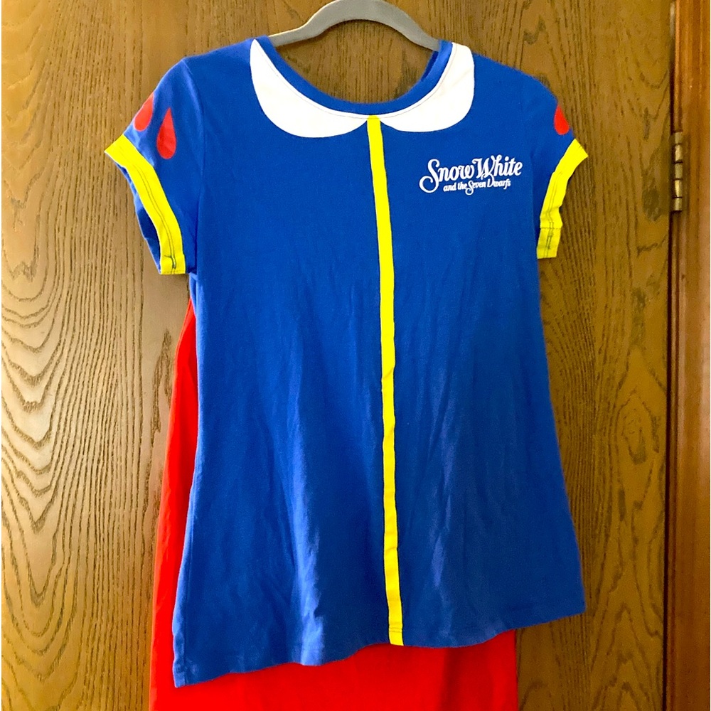 Disney Snow White Shirt with cape